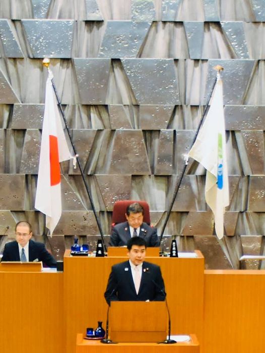 初めての代表質問が終わりました